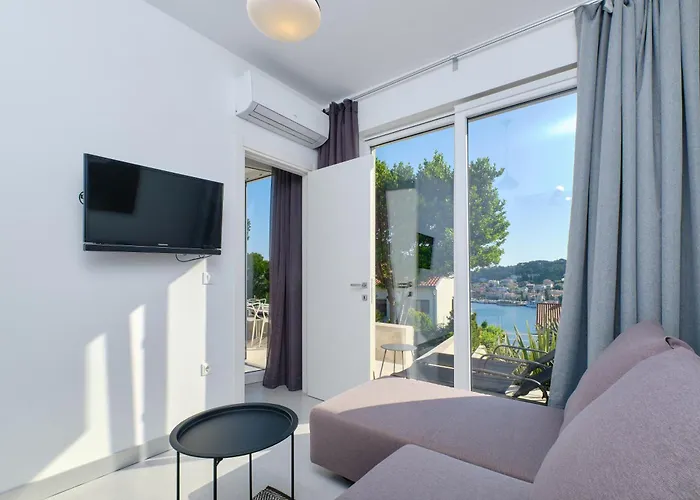 Design 2ˇˇˇˇ * מאלי לוסיניי