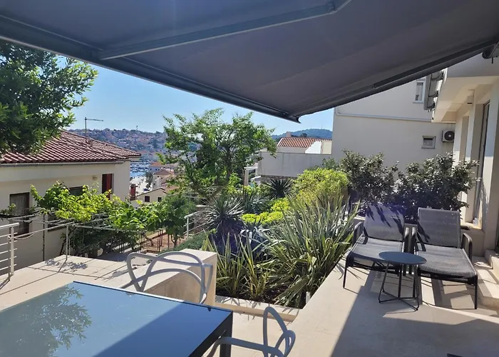 דירה Design 2ˇˇˇˇ *