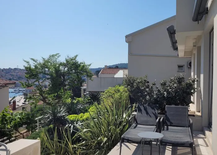 Design 2ˇˇˇˇ Daire Mali Lošinj