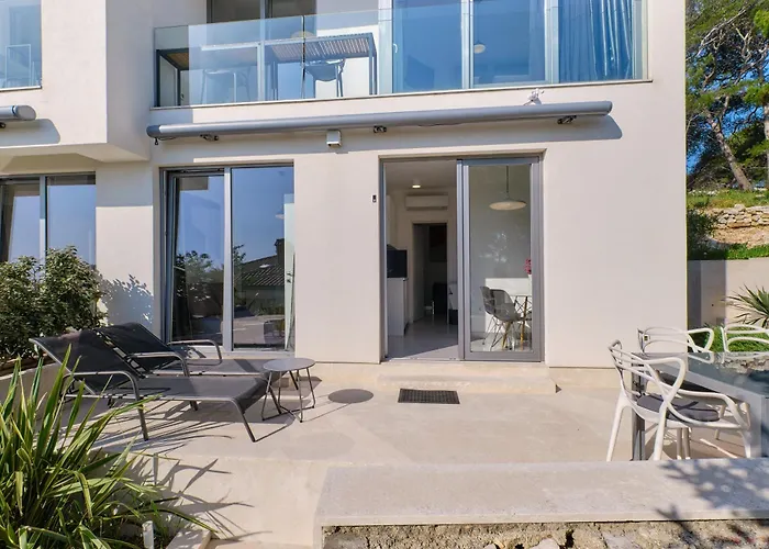 Design 2ˇˇˇˇ Mali Lošinj