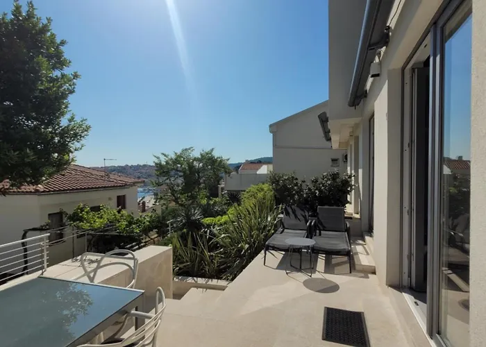 Design 2ˇˇˇˇ Daire Mali Lošinj